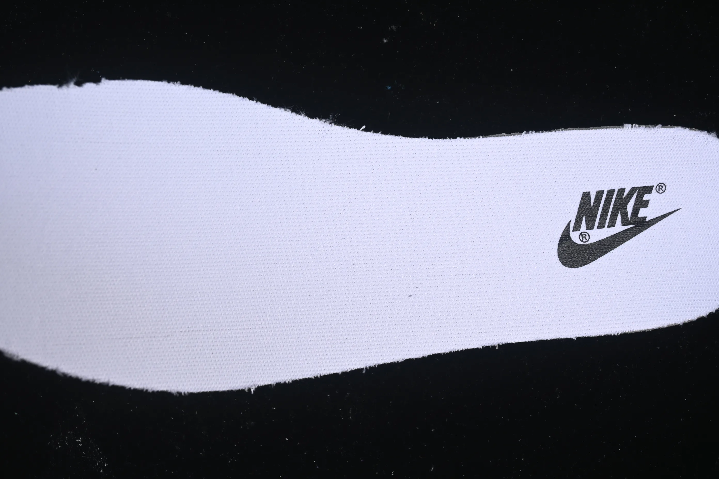 All categories Nk SB Dunk Series Nk SB Dunk Low High-end customized low-top sneakers Nike SB Dunk Low Punk style black and white straps High-end customized low-top casual sneakers DD1391-100